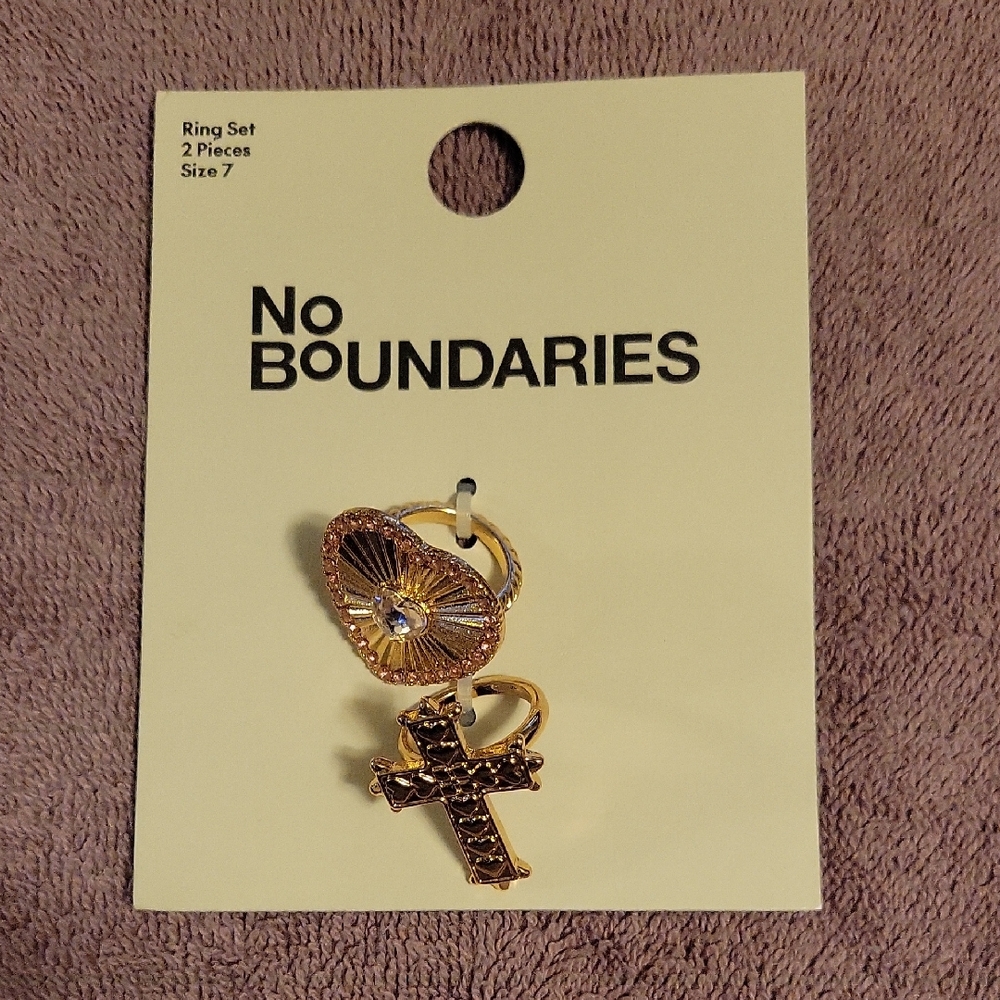 No Boundaries Gold Heart and Cross Ring Set Size 7